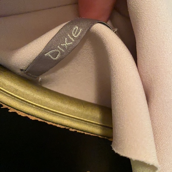 Gorgeous light weight trench style coat - Picture 9 of 12